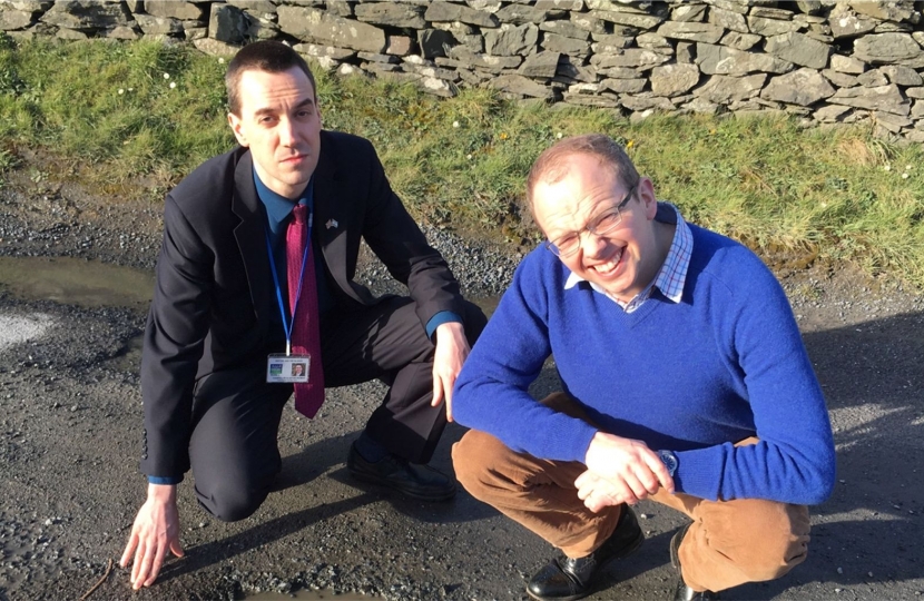 Cllr Alastair Redman with Donald Cameron MSP at Mansefield Road