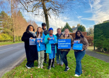 Amanda Hampsey Campaigning in Helensburgh